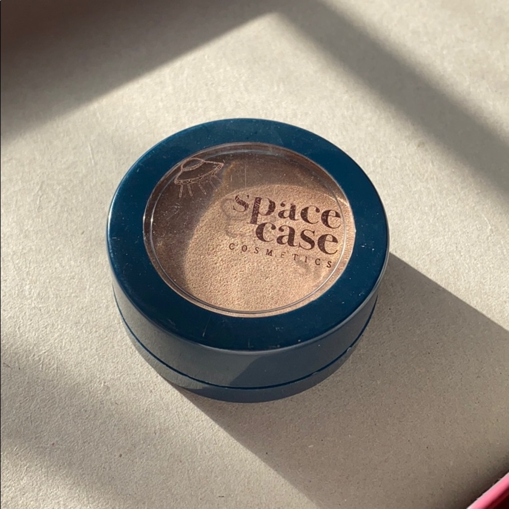 Space Case Cosmetics Highlighter